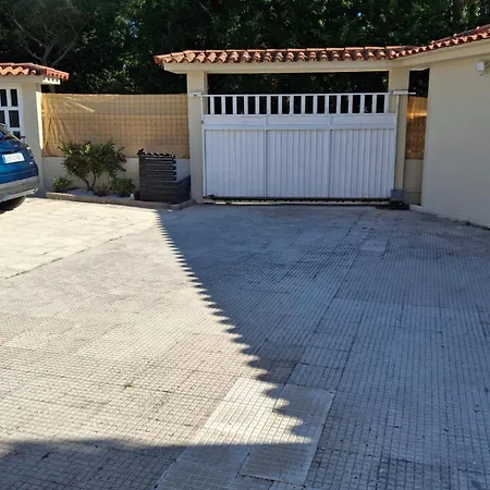 Holiday home Bajo Independiente De Casa En